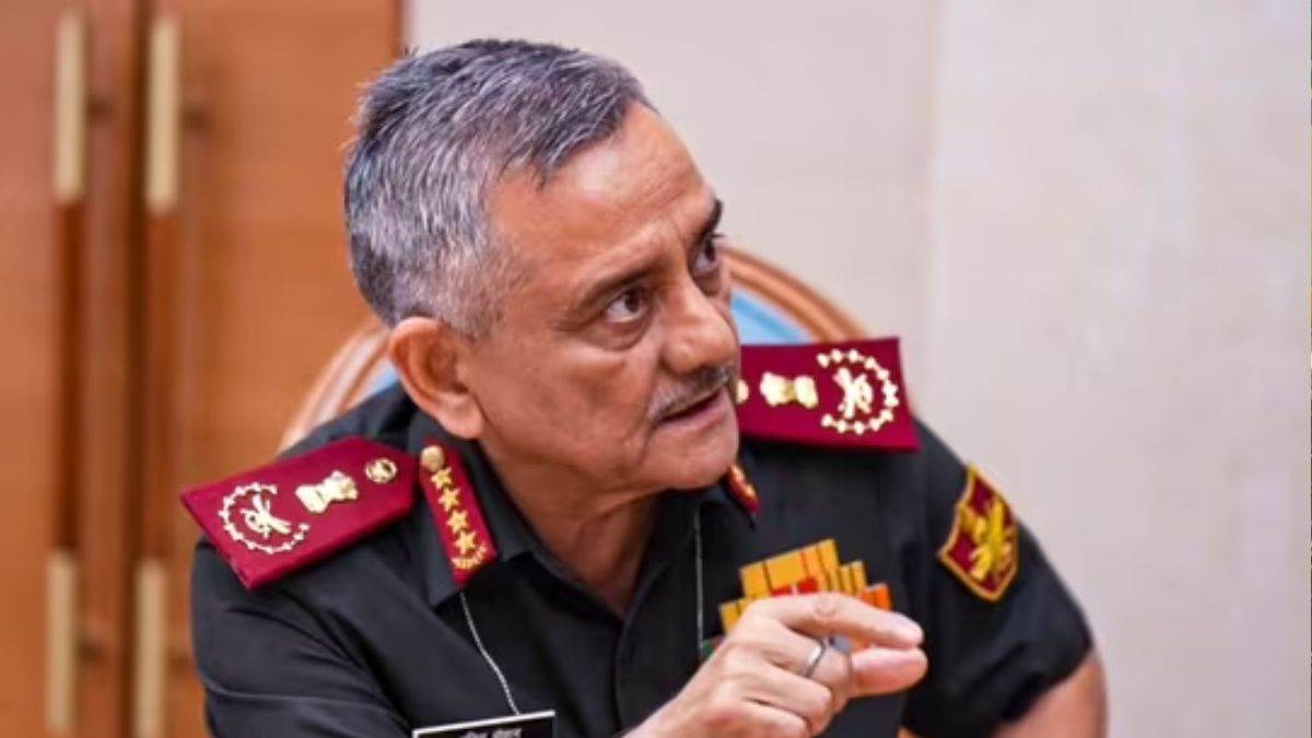ऑपरेशन सिंदूर अभी भी जारी', CDS जनरल अनिल चौहान ने देश के सैनिकों को क्या  दी सलाह? - CDS General Anil Chauhan Operation Sindoor Continues Amid Modern  Warfare Discussion