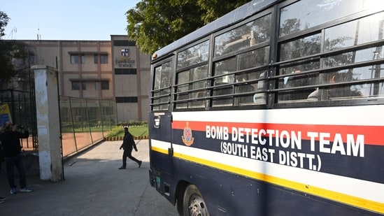 Delhi students send bomb threat to their schools. Reason: They hadn't  studied for exams | Latest News India - Hindustan Times