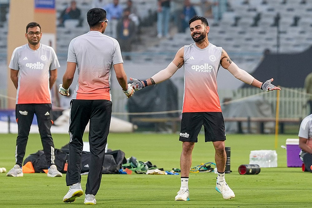 India Vs New Zealand, 1st ODI: Virat Kohli, Rohit Sharma Bat Assuredly At  Lengthy Vadodara Nets - In Pics | Outlook India