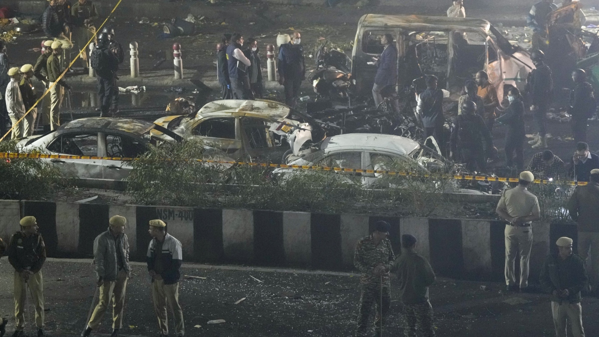 दिल्ली ब्लास्ट: जांच एजेंसियों को फिदायीन हमले का शक, अमोनियम नाइट्रेट का  हुआ इस्तेमाल- सूत्र - India TV Hindi