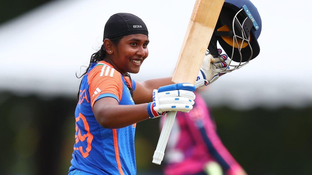 Gongadi Trisha: क्रिकेट के लिए पिता ने नौकरी छोड़ी, शहर भी बदला, बेटी ने  रिकॉर्ड बनाकर जीता लगातार दूसरा वर्ल्ड कप | Who is Trisha Gongadi, Indian  Women U19 Cricketer, With most